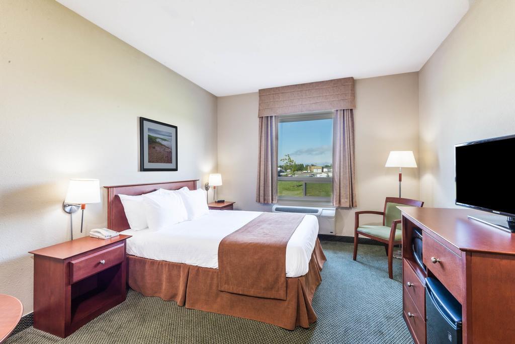 Super 8 By Wyndham Ns Hotel