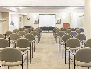 Super 8 By Wyndham Ns Hotel Windsor